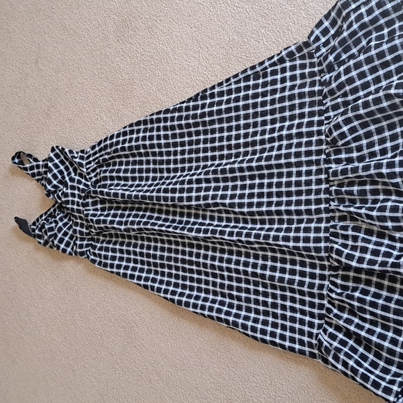 MEDIUM    HALARA CRISSCROSS BACKLESS RUFFLE HEM MAXI DRESS - Picture 6 of 12